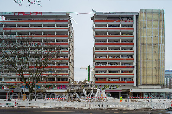 Berlin, Deutschland - Abriss des Mercure-Hotels im Gebaeudekomplex Mollstrasse 4 in Berlin-Mitte