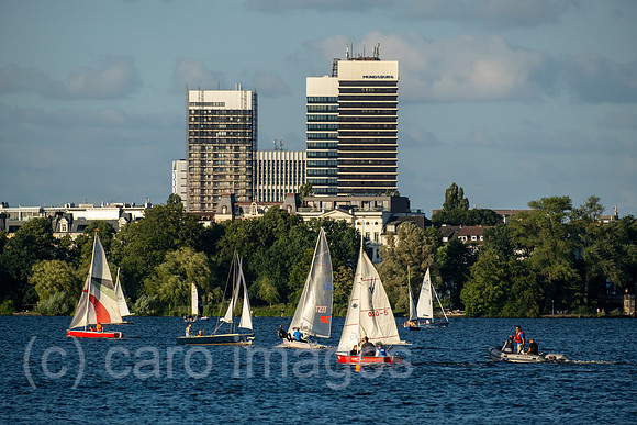 Deutschland, Hamburg - Segelboote auf der Aussenalster