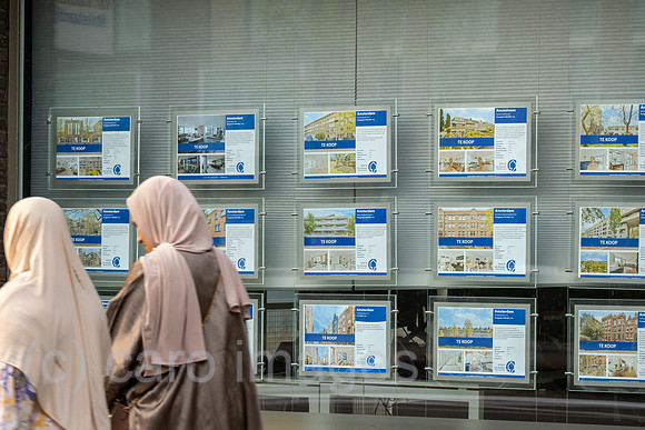 Niederlande, Amsterdam - Maklerbuero in IJburg, im Zuge des Wohnungsbauprogramm VINEX neu entstandener Stadtteil im Osten der Stadt dem Meer abgetrotzt