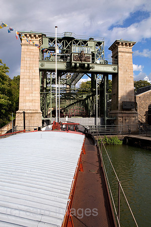 00X090905D105CAROE.JPG