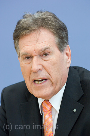 00M060125D003CARO.JPG