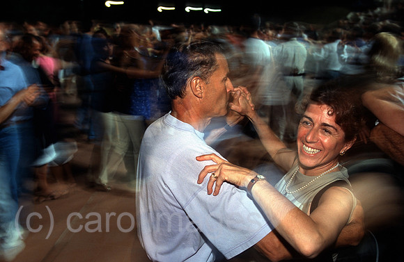 00X1201012CARO.JPG