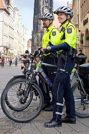 00X120806D016CAROE.JPG