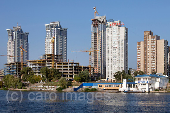 00X120825D057CAROE.JPG