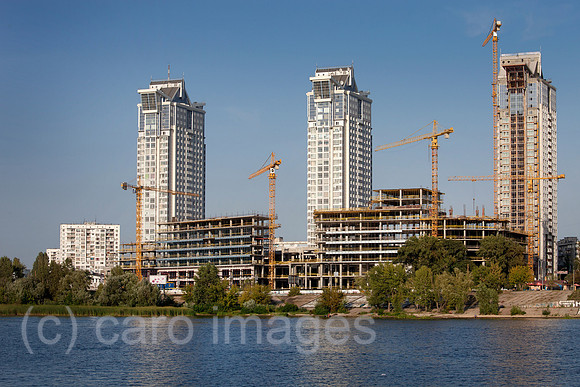 00X120825D060CAROE.JPG