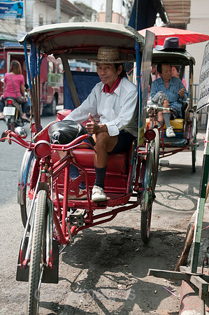 0AF100511D012CAROE.JPG