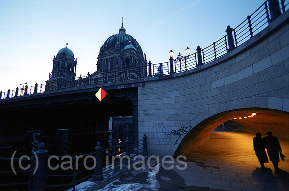 00A98233CARO.JPG