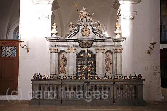 0SP081219D122CAROE.JPG