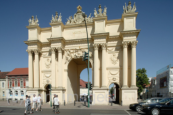 00P060719D008CARO.JPG