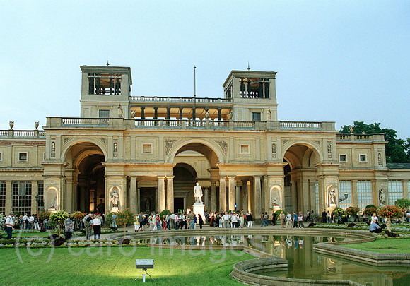 00R067720CARO.JPG