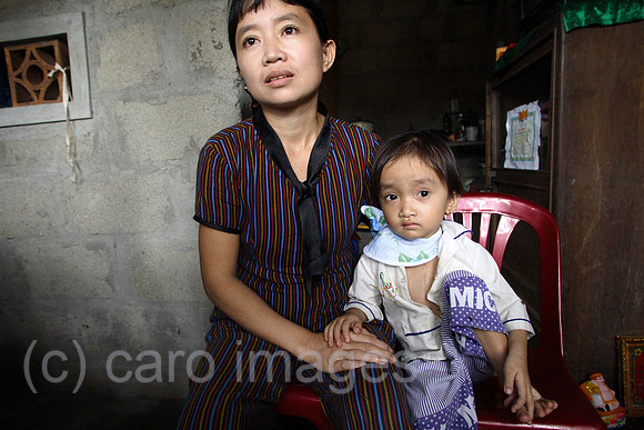 00U061209D042CAROE.JPG