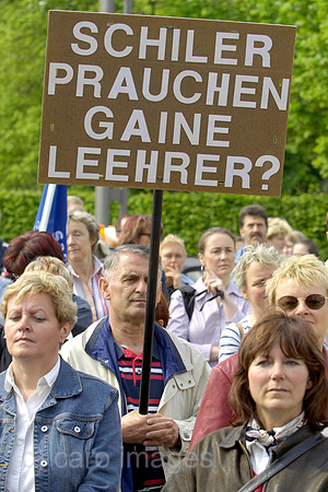 0UX050524D055CARO.JPG