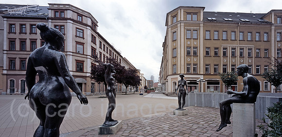0UX040620D014CARO.JPG