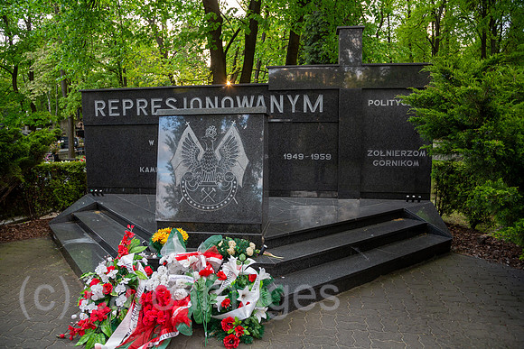 Polen, Warschau - Mahnmal fuer die Zwangsarbeiter-Soldaten in den Uranminen in der VR Polen, Powazki Militaerfriedhof (Cmentarz Wojskowy)