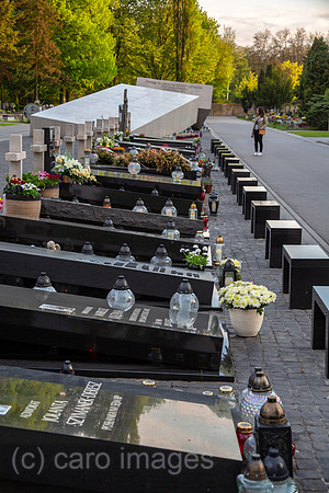 Polen, Warschau - Mahnmal und Grabstaette fuer die Opfer des Crash des polnischen Regierungsflugzeugs im russischen Smolensk am 10.4.2010, Powazki Militaerfriedhof (Cmentarz Wojskowy)
