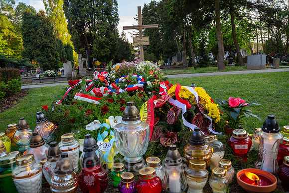 Polen, Warschau - Grab des polnischen Intellektuellen und Politikers Wladyslaw Bartoszewski (1922-2015) auf dem Powazki Militaerfriedhof (Cmentarz Wojskowy)