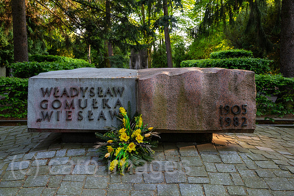 Polen, Warschau - Grab von Wladyslaw Gomulka (1905-1982, 1956-1970 Erster Sekretaer des ZK der PZPR (Polnische Vereinigte Arbeiterpartei) auf dem Powazki Militaerfriedhof (Cmentarz Wojskowy)