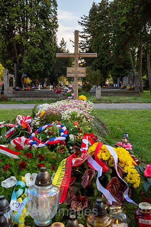 Polen, Warschau - Grab des polnischen Intellektuellen und Politikers Wladyslaw Bartoszewski (1922-2015) auf dem Powazki Militaerfriedhof (Cmentarz Wojskowy)