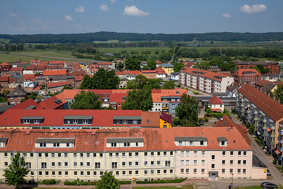 Deutschland, Malchin - Blick von der St. Johanniskirche Malchin auf die Provinzstadt