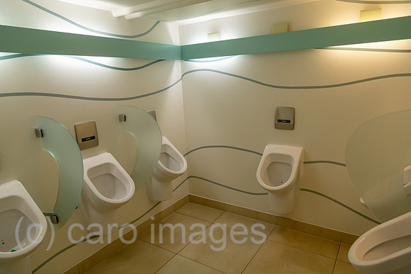 Deutschland, Waren (Mueritz) - Pissoir in einem Restaurant