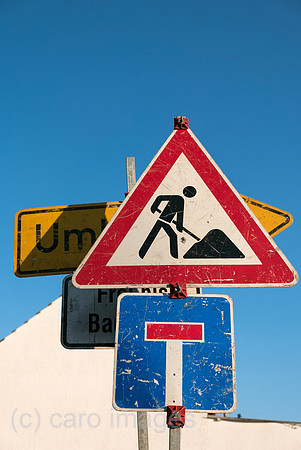 Deutschland, Ingersleben - Schilderwald von Verkehrsschildern