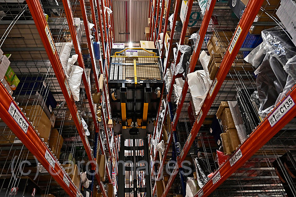 Deutschland, Nordrhein-Westfalen-Amazon Logistikzentrum in Rheinberg