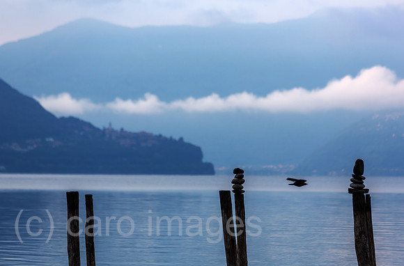 Schweiz, Ascona - Herbstliche Stimmung in der Morgendaemmerung am Lago Maggiore