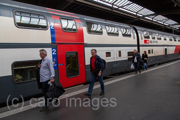 Schweiz, Zuerich - Doppelstock-Zug am Flughafen Zuerich, Verbindung zur City