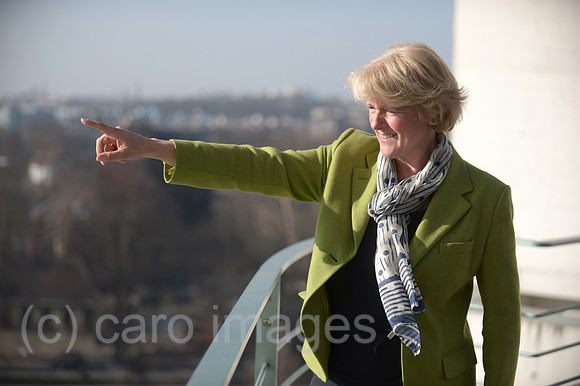 0MW140310D003CARO.JPG