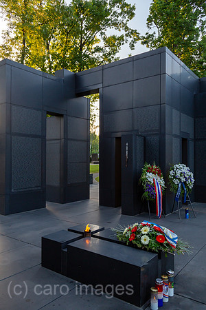 Kroatien, Zagreb - Mahnmal fuer kroatische Gefallene der Jugoslawienkriege in den 1990er Jahren, multikonfessioneller Zentralfriedhof Mirogoj