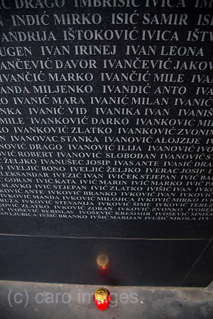 Kroatien, Zagreb - Mahnmal fuer kroatische Gefallene der Jugoslawienkriege in den 1990er Jahren, multikonfessioneller Zentralfriedhof Mirogoj