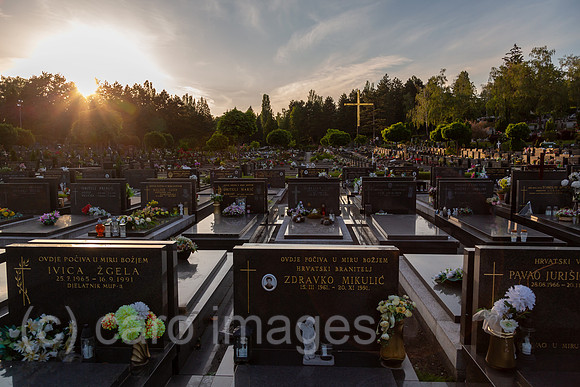 Kroatien, Zagreb - kroatisch-katholische Graeber neueren Datums, multikonfessioneller Zentralfriedhof Mirogoj, angelegt 1876-1929