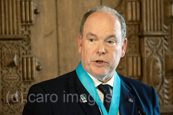 Deutschland, Bremen - Fuerst Albert II. von Monaco haelt Rede in der Oberen Rathaushalle, anlaesslich der 15. Weltkorallenriffkonferenz (ICRS) zu der eigens anreiste