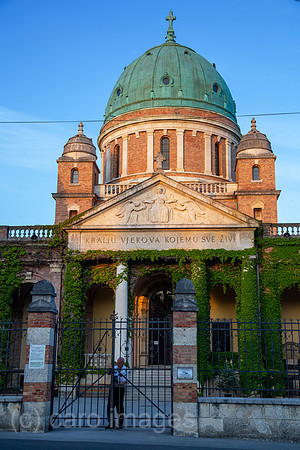 Kroatien, Zagreb - multikonfessioneller Zentralfriedhof Mirogoj, angelegt 1876 (k.u.k.-Monarchie) -1929, Kirche Christkoenig am Eingang des Friedhofs
