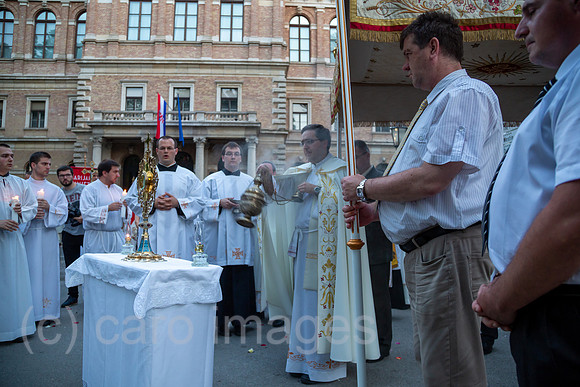 Kroatien, Zagreb - Mitglieder der kroatischen Katholischen Kirche begehen Fronleichnam