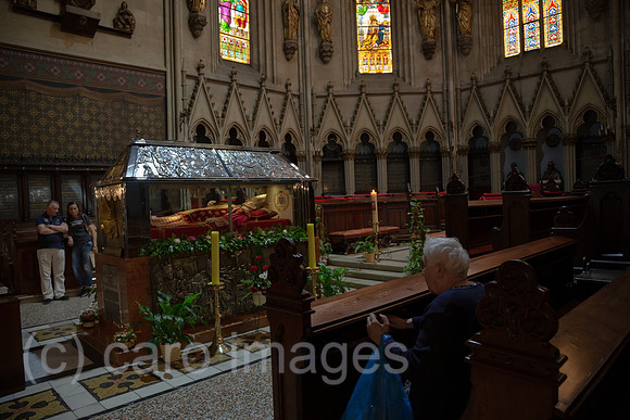 Kroatien, Zagreb - Grabmal des umstrittenen Kardinals Alojzije Stepinac, Kathedrale von Zagreb, Bischofskirche des roemisch-katholischen Erzbistums Zagreb