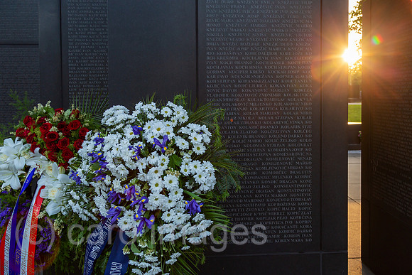 Kroatien, Zagreb - Mahnmal fuer kroatische Gefallene der Jugoslawienkriege in den 1990er Jahren, multikonfessioneller Zentralfriedhof Mirogoj
