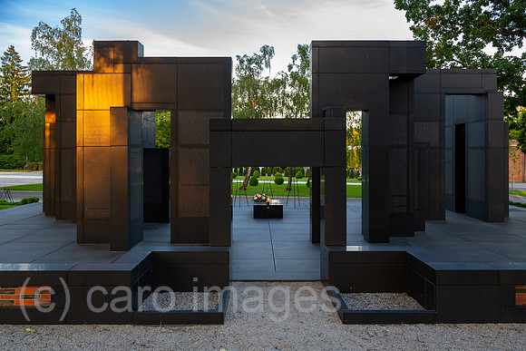 Kroatien, Zagreb - Mahnmal fuer kroatische Gefallene der Jugoslawienkriege in den 1990er Jahren, multikonfessioneller Zentralfriedhof Mirogoj