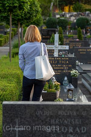 Kroatien, Zagreb - kroatisch-katholische Graeber neueren Datums, multikonfessioneller Zentralfriedhof Mirogoj, angelegt 1876-1929
