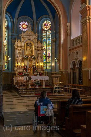 Kroatien, Marija Bistrica - Der bekannte katholische Marienwallfahrtsort Marija Bistrica, Glaeubige in der Kirche der Heiligen Jungfrau Maria
