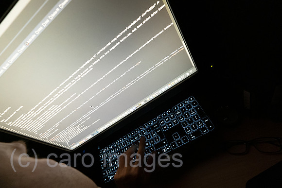 Deutschland, Bremen - gestelltes Symbolfoto Cyberkriminalitaet