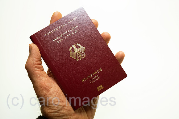Deutschland, Bremen - deutscher biometrischer Reisepass