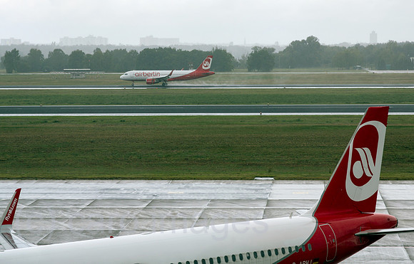 Berlin, Deutschland - Flughafen Berlin Tegel, Flugzeug der insolventen airberlin