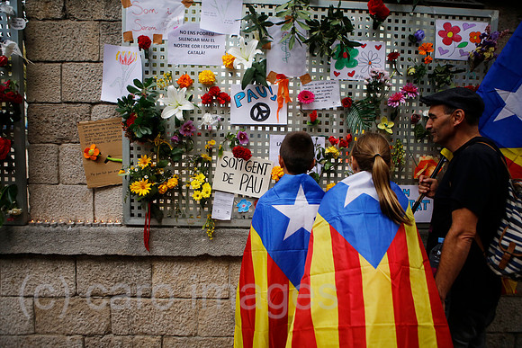 Girona, Katalonien, Spanien - Trauer nach gewaltsamen Polizeieinsatz am Tag des Referendums fuer Unabhaengigkeit
