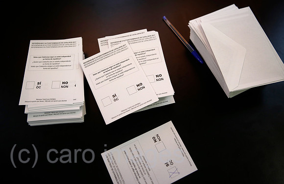Girona, Katalonien, Spanien - Stimmzettel beim Referendum fuer Unabhaengigkeit