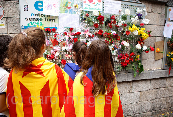 Girona, Katalonien, Spanien - Trauer nach gewaltsamen Polizeieinsatz am Tag des Referendums fuer Unabhaengigkeit