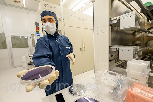 Deutschland, Hannover - Laboratorium fuer Nano- und Quantenengineering (LNQE), interdisziplinaeres Forschungszentrum der Leibniz Universitaet Hannover