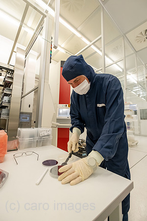 Deutschland, Hannover - Laboratorium fuer Nano- und Quantenengineering (LNQE), interdisziplinaeres Forschungszentrum der Leibniz Universitaet Hannover
