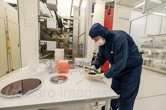 Deutschland, Hannover - Laboratorium fuer Nano- und Quantenengineering (LNQE), interdisziplinaeres Forschungszentrum der Leibniz Universitaet Hannover