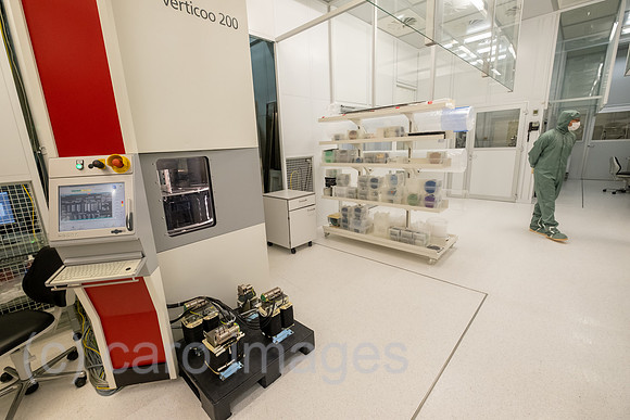 Deutschland, Hannover - Laboratorium fuer Nano- und Quantenengineering (LNQE), interdisziplinaeres Forschungszentrum der Leibniz Universitaet Hannover